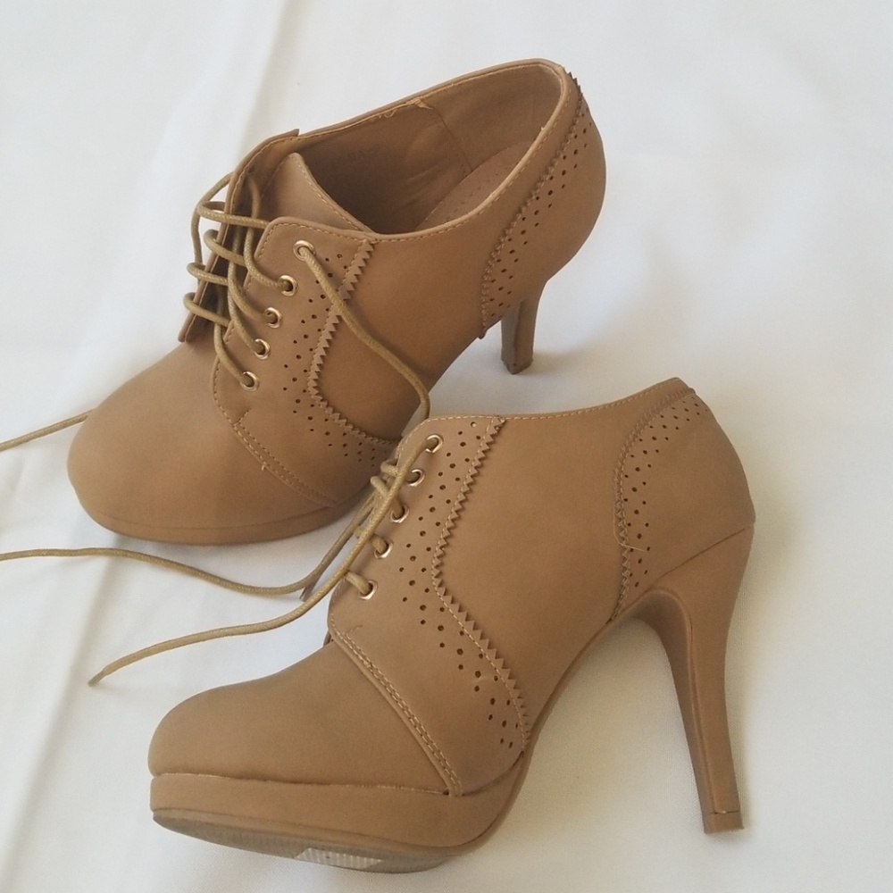 EUC Top Moda ankle booties